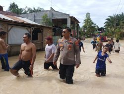 Polresta Deli Serdang Tanggap Situasi, Berikan Bantuan dan Evakuasi Masyarakat Terdampak Banjir