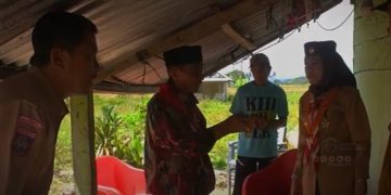 Kunjungan Bupati di RTLH Desa Paris