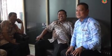 Haris Tome Bersama Iskandar Manggopa Sebelum Rapat Paripurna KUA PPAS di Mulai
