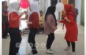 Goyang Balon Dalam Rangka Semarak HUT Kemerdekaan RI Yang Ke- 78 tahun