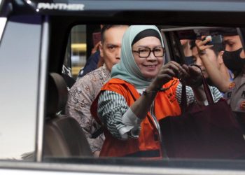 Karen Agustiawan Serahkan Barang Bukti untuk Menegaskan Tidak Ada Korupsi dalam Kerjasama Pertamina-CCL