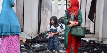 Ketua PKK Kabupaten Gorontalo Kunjungi Keluarga Korban Kebakaran di Desa Luhu
