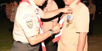 Bupati Tanjung Jabung Barat Terima Lencana Karya Bakti Pramuka pada Hari Pramuka ke-63
