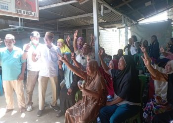 Gelar Kampanye di Beberapa Tempat,  Roni-Adnan Janjikan Seragam Sekolah Gratis