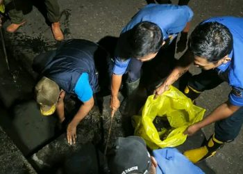 Aksi Bersih-Bersih Malam Hari, Bupati Anwar Sadat: Demi Kota yang Sehat dan Bebas Banjir