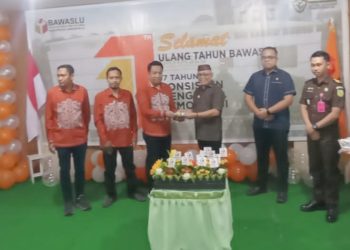 Momen Hut Ke-17 Bawaslu Kabgor, Bupati Sofyan Apresiasi Kinerja Bawaslu Dalam Mengawal Demokrasi