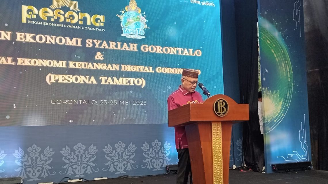 Bupati Gorontalo Sofyan Puhi