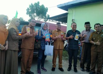 Bupati Sofyan Panen Budidaya Ikan Lele Dan Melihat Aneka Olahan Ikan Binaan Dinas Perikanan dan Kelautan Kabupaten Gorontalo