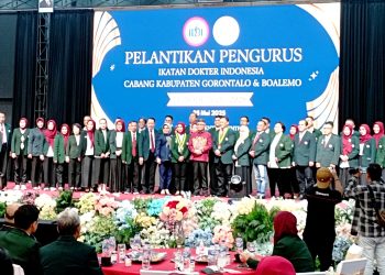 Hadir di Pelantikan, Bupati Sofyan Ajak Kolaborasi Pengurus IDI Kabupaten Gorontalo Periode 2025-2028
