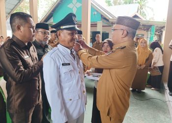 Bupati Gorontalo Lantik Penjabat Kades Batuloreng