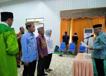 Bupati Gorontalo Sofyan Puhi Lantik Ketua Dan Anggota Dewas RSUD MM Dunda Limboto