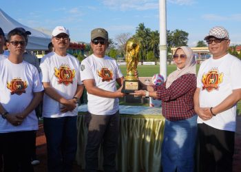 Bupati Gorontalo Sofyan Puhi Apresiasi Tournamen Sepak Bola Adhyaksa Cup