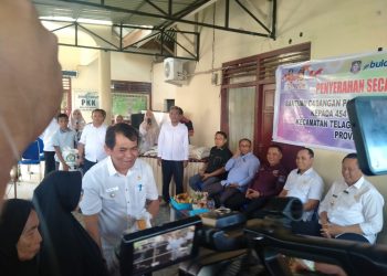 Bupati Tiba-tiba Berhalangan Hadir, Camat Telaga Biru Sigap Salurkan Bantuan CPP Beras Untuk Masyarakat