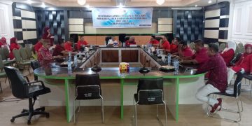 Perumda Tirta Limutu Serahkan Laporan Triwulan 2 Kepada Bupati Gorontalo 