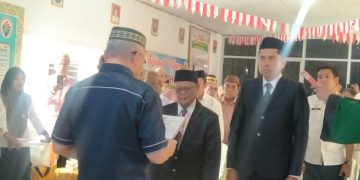Bupati Sofyan Lantik PAW BPD Desa Bua dan Desa Huntu