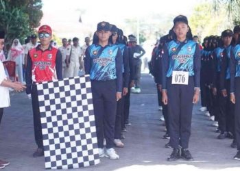 Bupati Sirajudin Lasena,  Melepas Ratusan Peserta Gerak Jalan