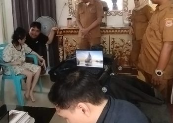 Ingat Pesan Sofyan Tonny, Dukcapil Kabgor Jemput Bola Rekam KTP -Eletronik Warga Disabilitas Tuna Daksa di Desa Luwo’o