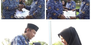 Pemkab Gorontalo Serahkan KTP Elektronik bagi PNS Purna Tugas, Wujud Sinergi Dukcapil dan BKPSDM