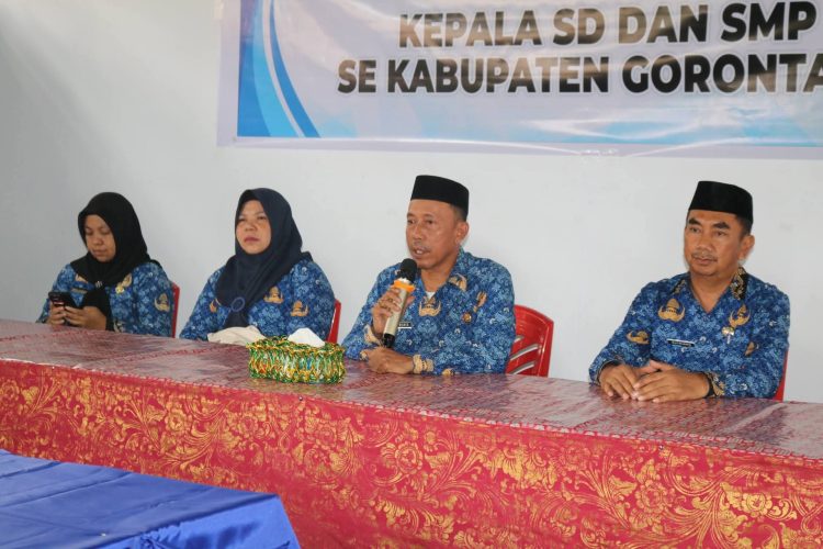 Foto Kepala Dinas Pendidikan dan Kebudayaan Kabupaten Gorontalo Tengah Memberikan Sambutan, (Foto Istimewa).