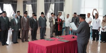 Lantik 18 Pejabat Eselon II, Bupati Thariq Tekankan Kompetensi dan Integritas Kerja
