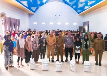 Tinjau Penyaluran CPP di Bilato, Wabup Tonny Pastikan Bantuan Tepat Sasaran