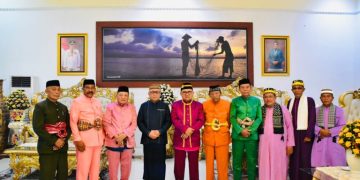 Pemangku Adat U Duluwo Limo Lopohalaa Sepakat Anugerahkan Gelar Adat Pulanga Kepada Bupati Sofyan Puhi